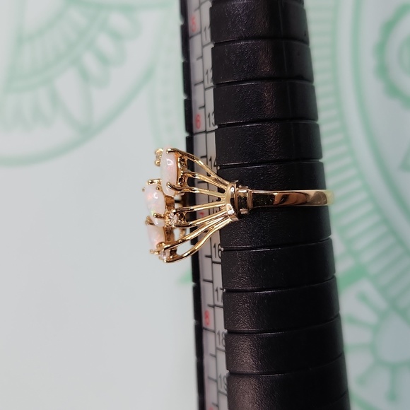 14k Yellow Gold Vintage Opal and Diamond Ring - Picture 4 of 5